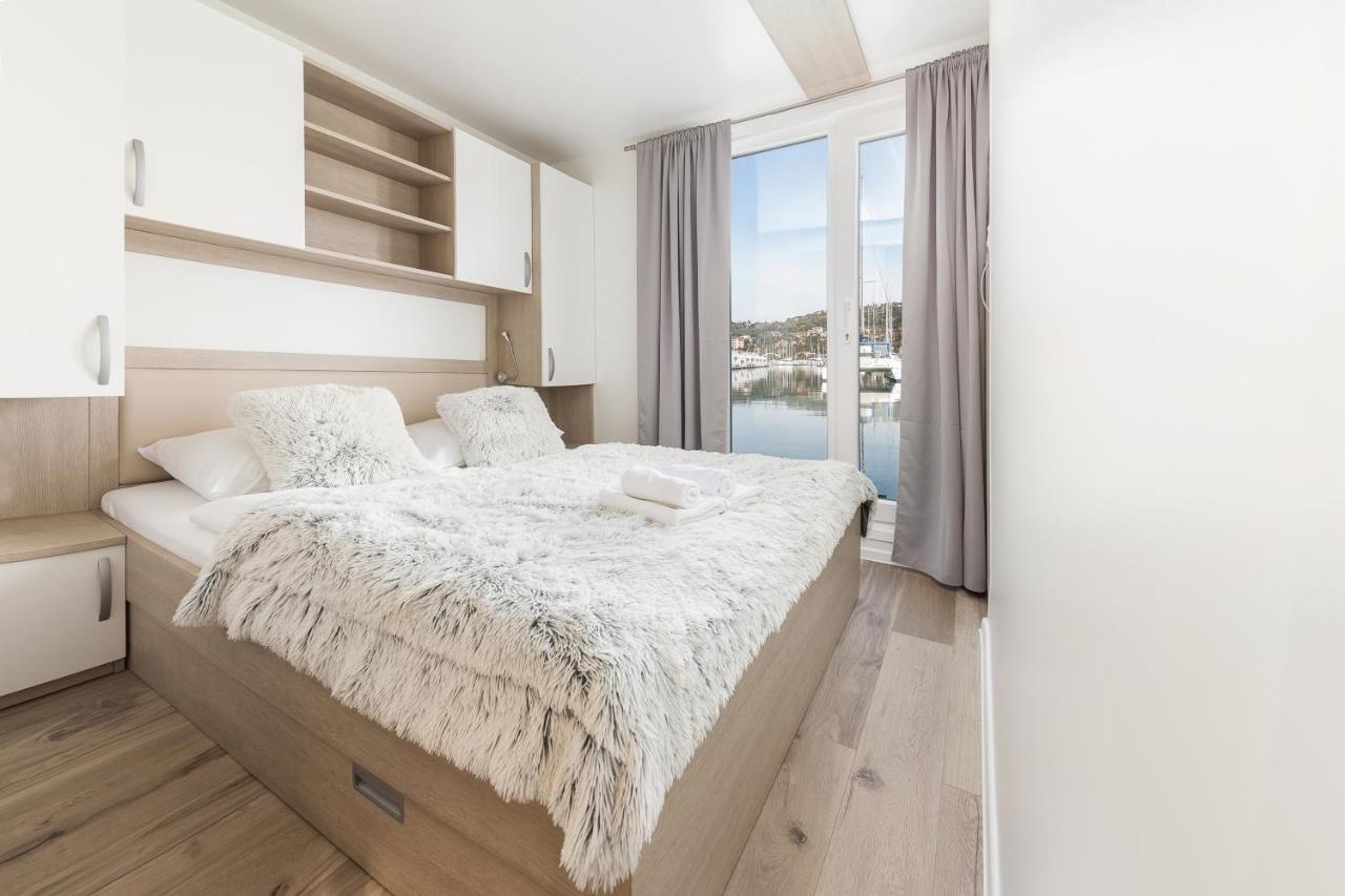 Floating Sea House Gong Apartment Portoroz Exterior photo